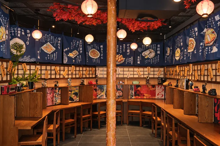 Comptoir Shōwa sous les érables rouges